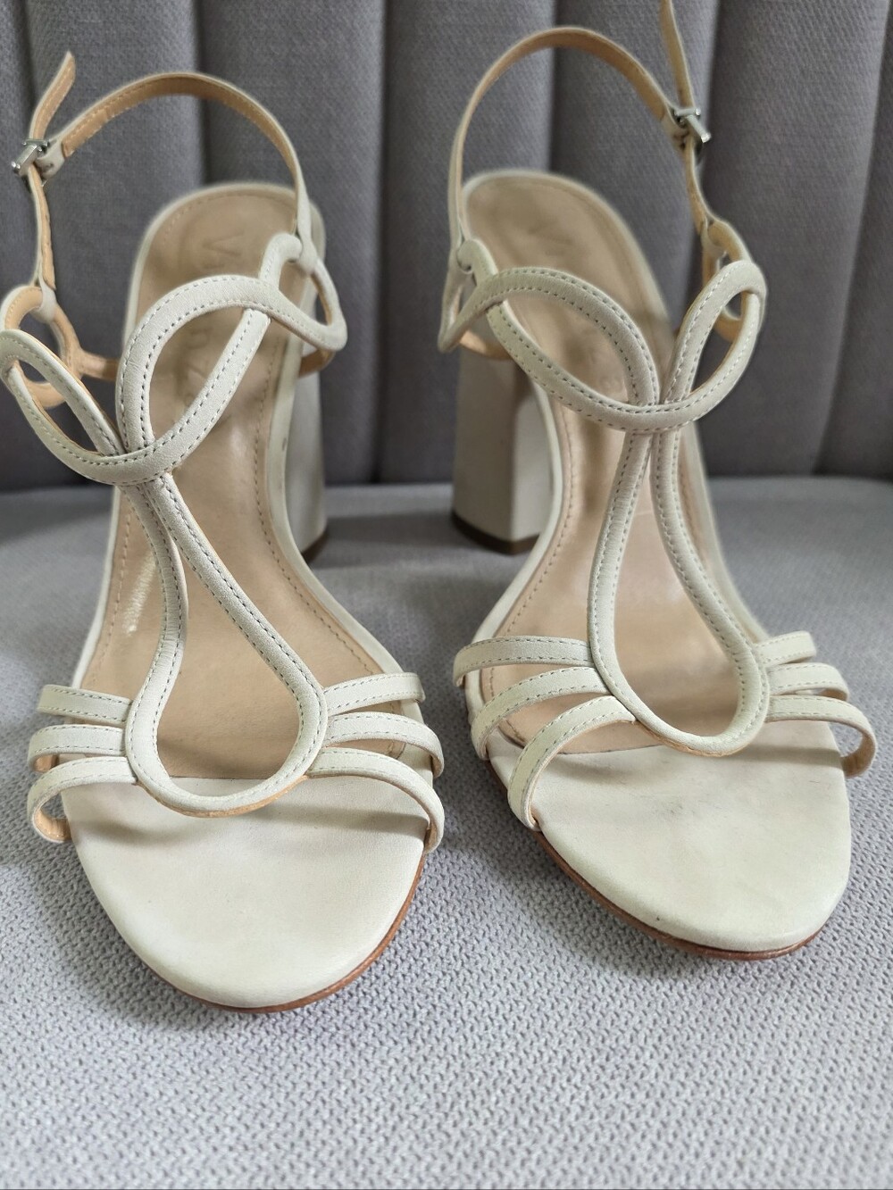Vicenza Women’s Cream Strappy Block Heel Sandals Like New Size 9.